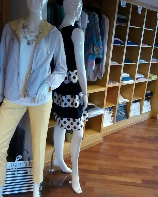 MAGIA Abbigliamento Corso Corsica 1 Torino Tel. 335 6947645