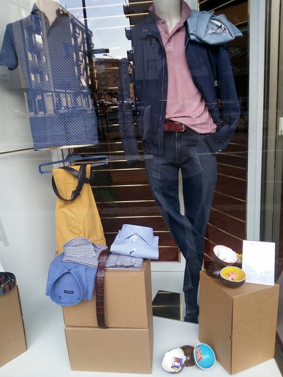 MAGIA Abbigliamento Corso Corsica 1 Torino Tel. 335 6947645