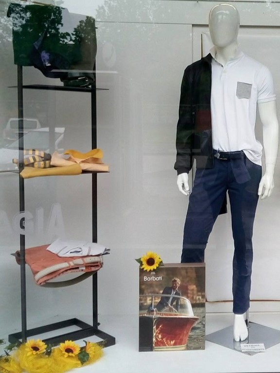 MAGIA Abbigliamento Corso Corsica 1 Torino Tel. 335 6947645