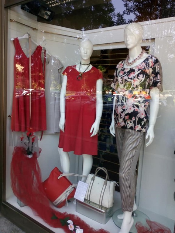 MAGIA Abbigliamento Corso Corsica 1 Torino Tel. 335 6947645