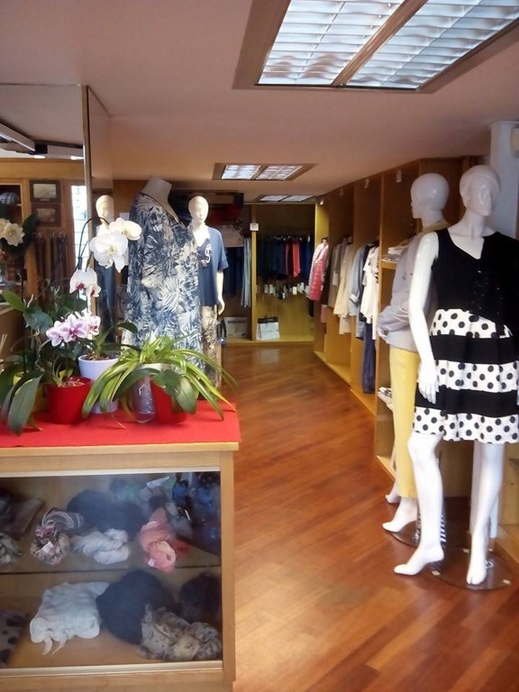 MAGIA Abbigliamento Corso Corsica 1 Torino Tel. 335 6947645