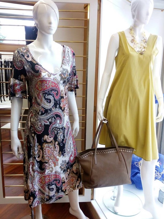 MAGIA Abbigliamento Corso Corsica 1 Torino Tel. 335 6947645