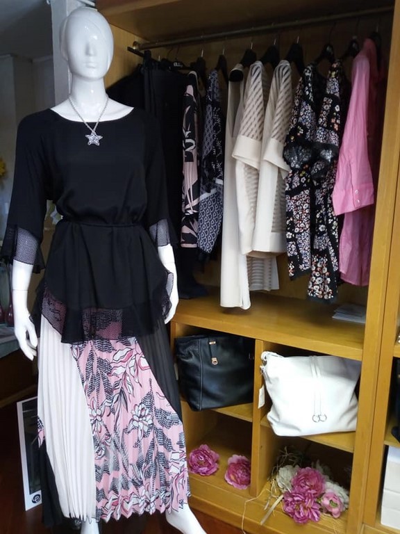 MAGIA Abbigliamento Corso Corsica 1 Torino Tel. 335 6947645