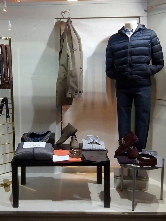 MAGIA Abbigliamento Corso Corsica 1 Torino Tel. 335 6947645