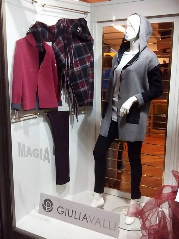 MAGIA Abbigliamento Corso Corsica 1 Torino Tel. 335 6947645