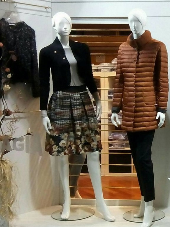 MAGIA Abbigliamento Corso Corsica 1 Torino Tel. 335 6947645