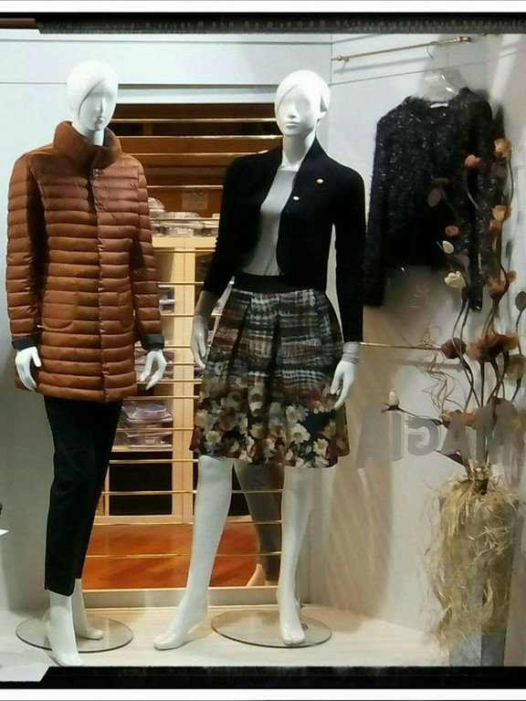 MAGIA Abbigliamento Corso Corsica 1 Torino Tel. 335 6947645