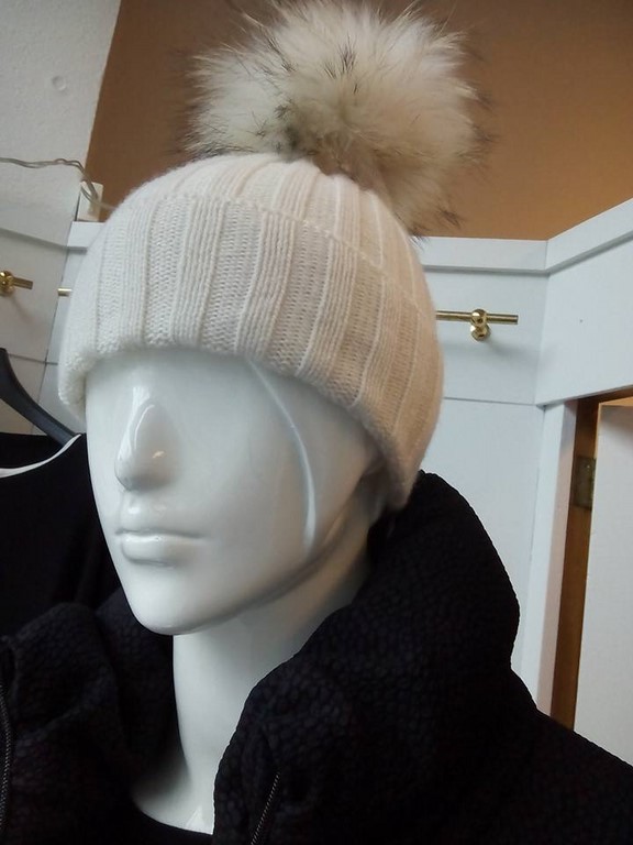 MAGIA Abbigliamento Corso Corsica 1 Torino Tel. 335 6947645