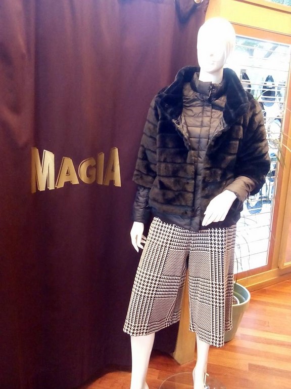 MAGIA Abbigliamento Corso Corsica 1 Torino Tel. 335 6947645