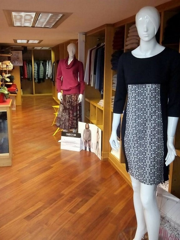 MAGIA Abbigliamento Corso Corsica 1 Torino Tel. 335 6947645