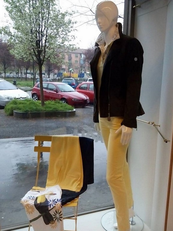 MAGIA Abbigliamento Corso Corsica 1 Torino Tel. 335 6947645