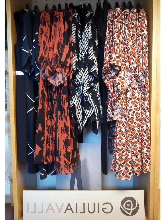 MAGIA Abbigliamento Corso Corsica 1 Torino Tel. 335 6947645