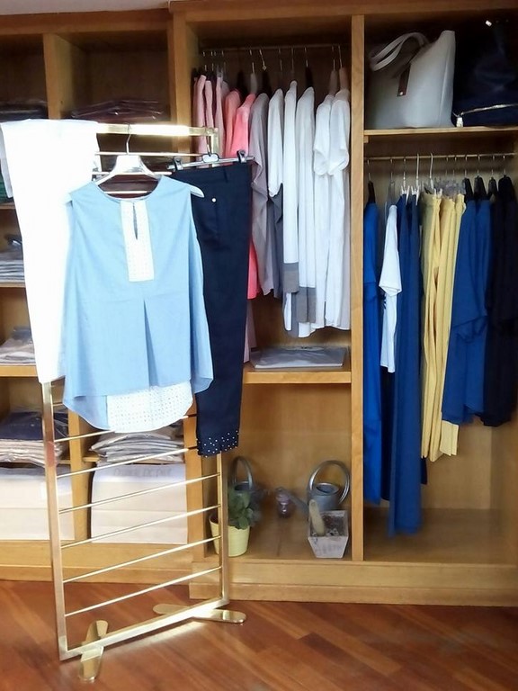 MAGIA Abbigliamento Corso Corsica 1 Torino Tel. 335 6947645