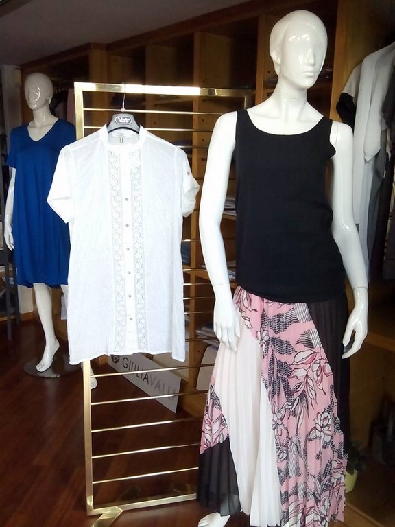 MAGIA Abbigliamento Corso Corsica 1 Torino Tel. 335 6947645