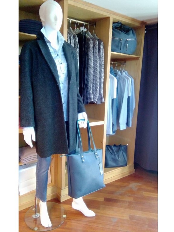 MAGIA Abbigliamento Corso Corsica 1 Torino Tel. 335 6947645