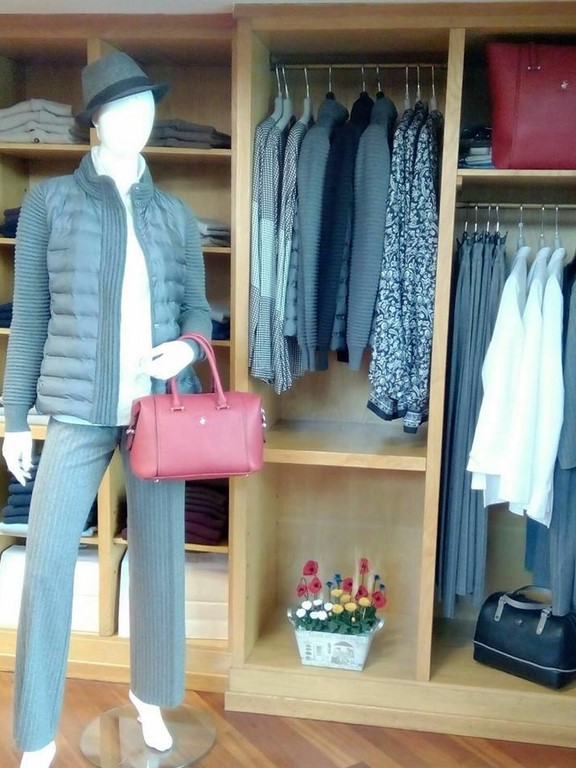 MAGIA Abbigliamento Corso Corsica 1 Torino Tel. 335 6947645