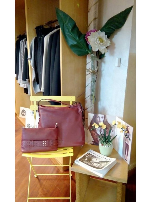 MAGIA Abbigliamento Corso Corsica 1 Torino Tel. 335 6947645