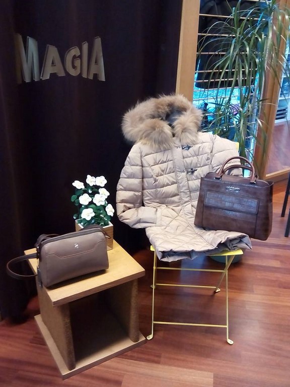 MAGIA Abbigliamento Corso Corsica 1 Torino Tel. 335 6947645