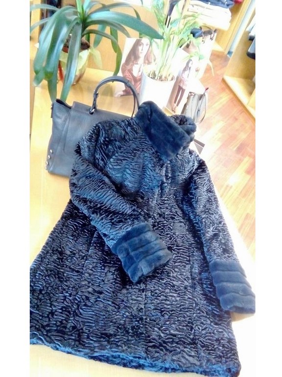 MAGIA Abbigliamento Corso Corsica 1 Torino Tel. 335 6947645