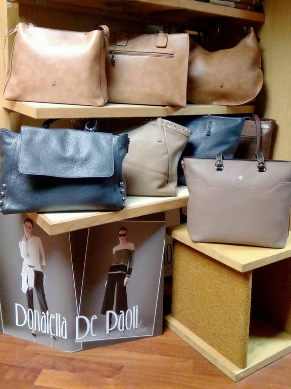 MAGIA Abbigliamento Corso Corsica 1 Torino Tel. 335 6947645