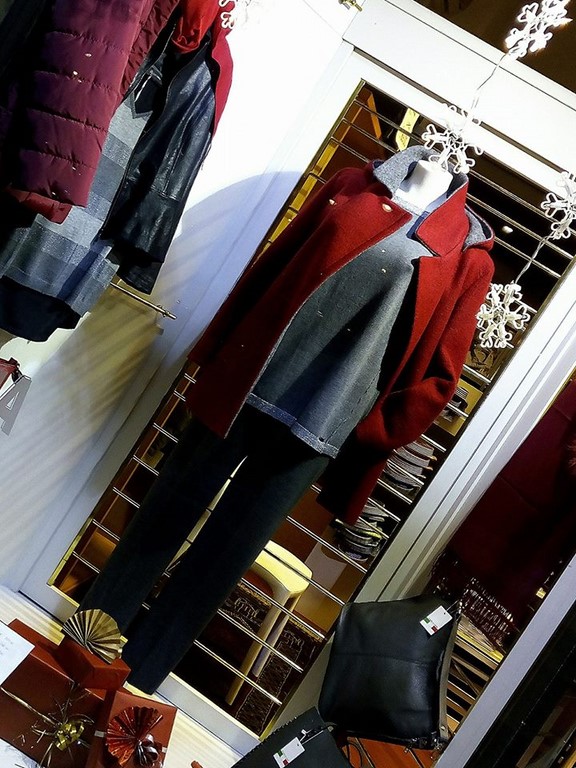 MAGIA Abbigliamento Corso Corsica 1 Torino Tel. 335 6947645